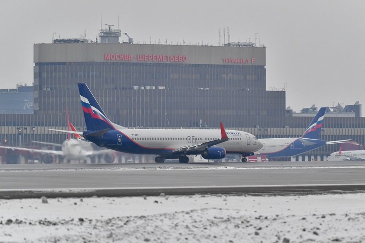 Более 20 рейсов отменили и задержали в московских аэропортах
