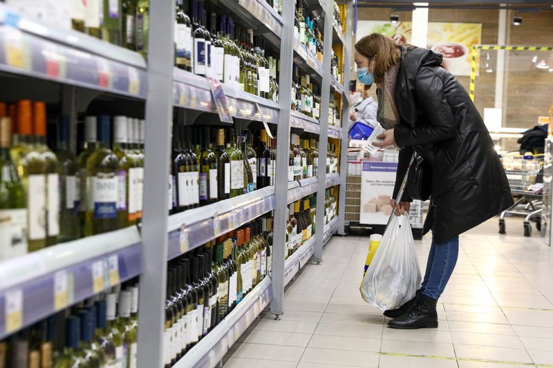 Несовершеннолетней девушке продали алкоголь в магазине на юго-востоке Москвы