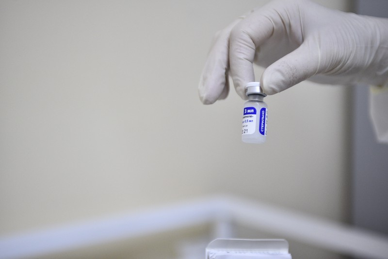 Москвичи могут привиться в поликлиниках вакцинами «Спутник V» и «ЭпиВакКорона»