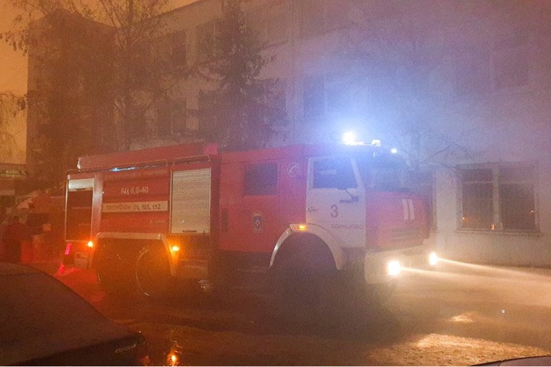 Шесть человек эвакуировали из загоревшейся бани в Санкт-Петербурге