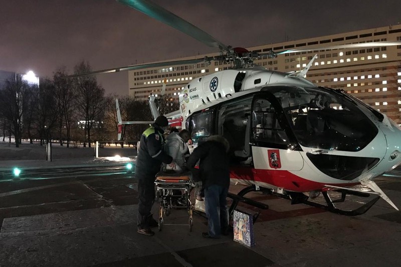 Пожилую женщину с инсультом эвакуировали в больницу на санитарном вертолете МАЦ