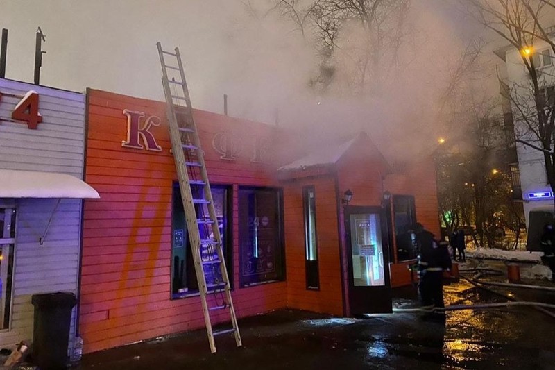 Пожар произошел в кафе на западе Москвы