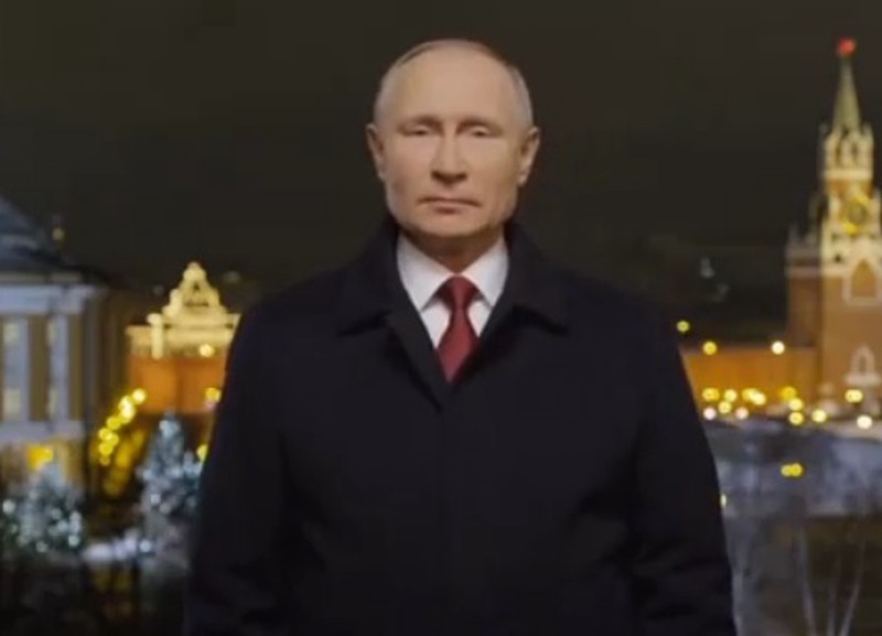 «Мы прошли испытания с достоинством»: Владимир Путин поздравил россиян с Новым годом