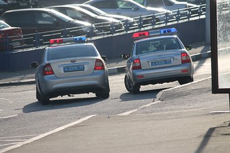 Водитель наехал на пешехода и припаркованную машину на юго-востоке Москвы