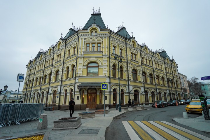 Комплекс городского хозяйства запустил онлайн-бот с виртуальными экскурсиями по Москве