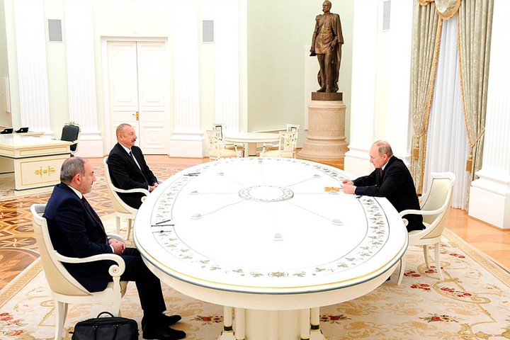 Переговоры Путина, Алиева и Пашиняна завершились в Кремле