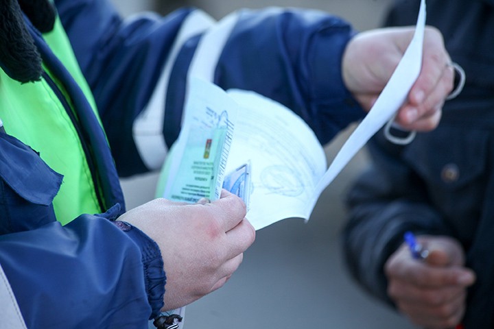 Водитель после ДТП в центре Москвы устроил потасовку с полицейским