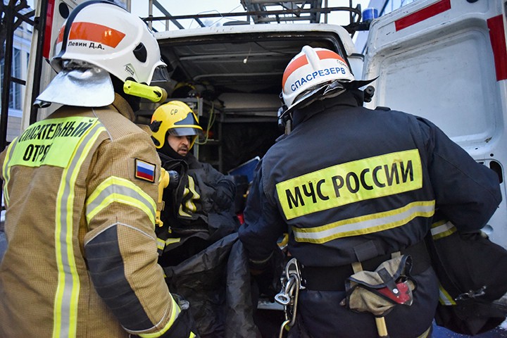 Пожар произошел в жилом доме в центре Москвы