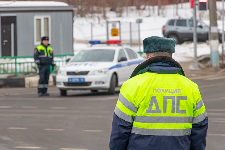 Грузовик столкнулся с автомобилем в Гагаринском тоннеле на юго-западе Москвы