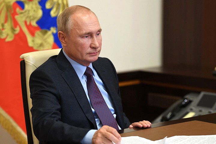 Путин поручил выработать единый подход к разработке программ развития федеральных вузов