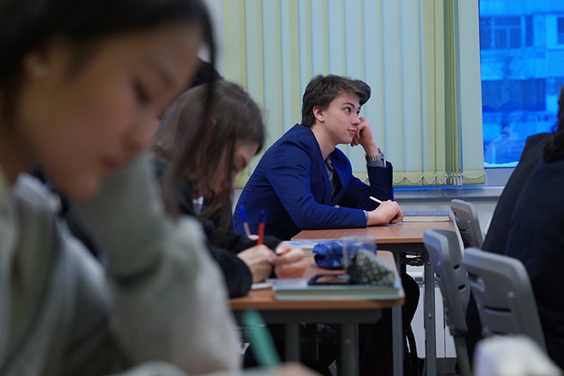 Почти все российские школы вернулись к очному формату обучения