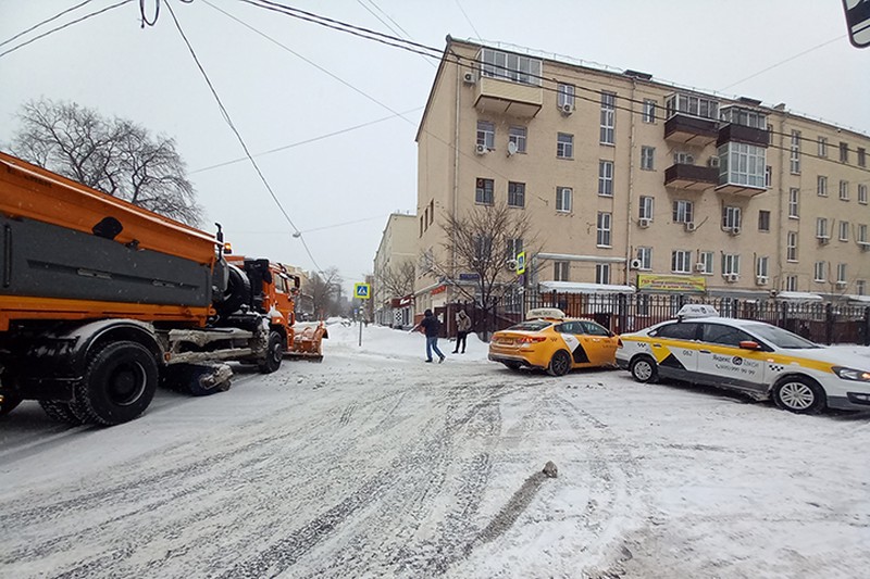 Восстановлено движение транспорта на Малой Грузинской улице