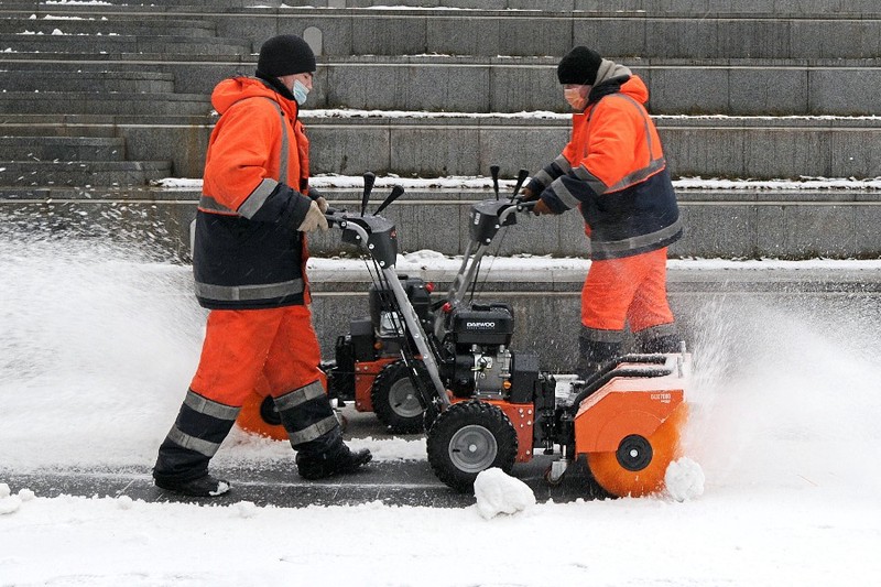 Городские службы Москвы перешли на усиленный режим работы из-за снегопада
