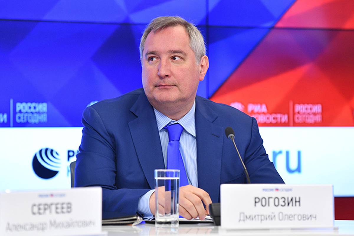 Рогозин прокомментировал причину появления отверстия в борту МКС