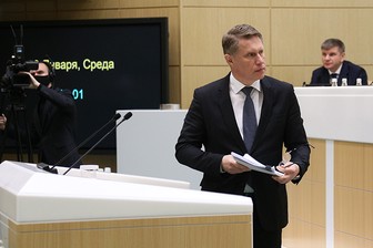 Мурашко назвал категорию людей, у которых чаще бывают осложнения после COVID-19