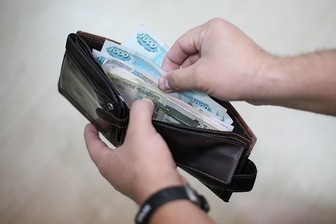 Россияне назвали города с лучшей зарплатой в их сфере