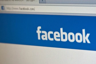 Роскомнадзор потребовал от Facebook снять блокировку с трансляции ко Дню космонавтики