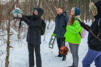 Новые «птичьи рестораны» появились в Терлецком лесопарке