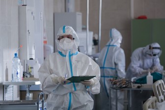 Еще 10 535 новых пациентов с COVID-19 выявили в России за минувшие сутки