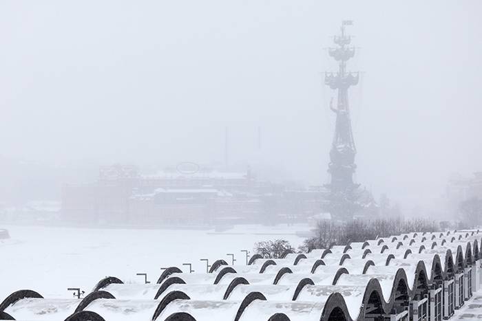 «Желтый» уровень опасности объявили в Москве из-за снега и гололедицы