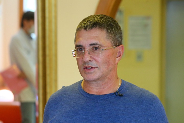 «Вирус должен эволюционировать»: доктор Мясников рассказал о будущем COVID-19