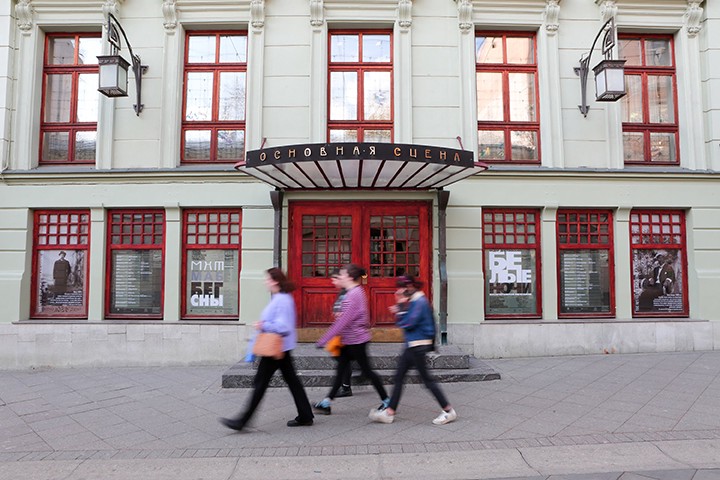 Дороже Джина только Оля: правда ли гонорар собаки-артиста выше, чем у Бузовой?