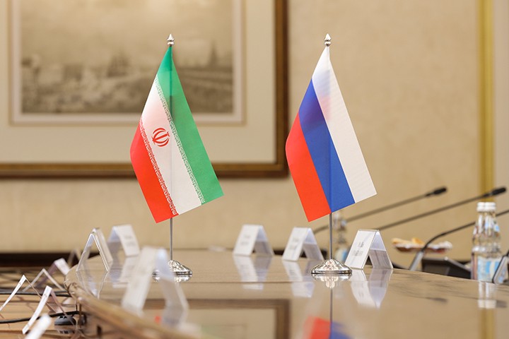 Россия планирует провести с Ираном военно-морские учения