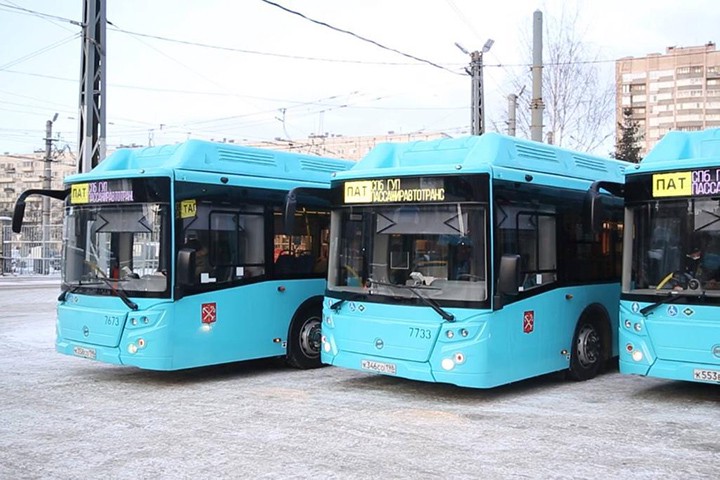 Около 350 новых автобусов будут обслуживать пассажиров Санкт-Петербурга