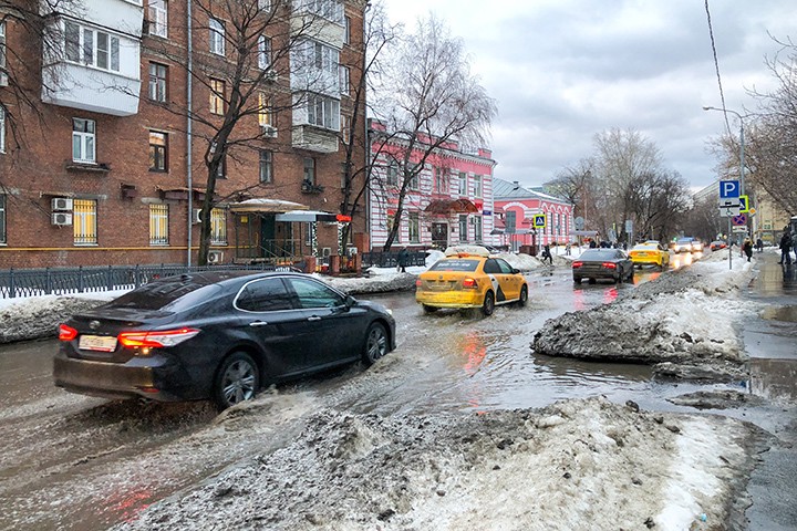 Москвичам рассказали, когда в городе закончится слякоть