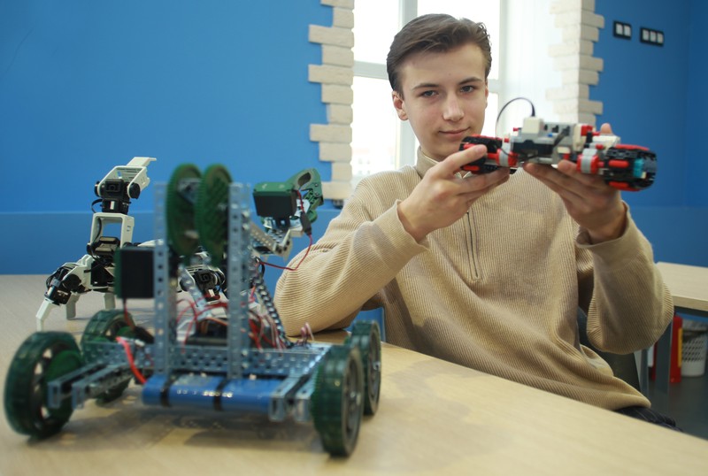 Столичных школьников пригласили на олимпиаду по робототехнике