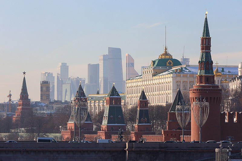 В Кремле заявили, что обращений к РФ по освобождению Суэцкого канала не поступало