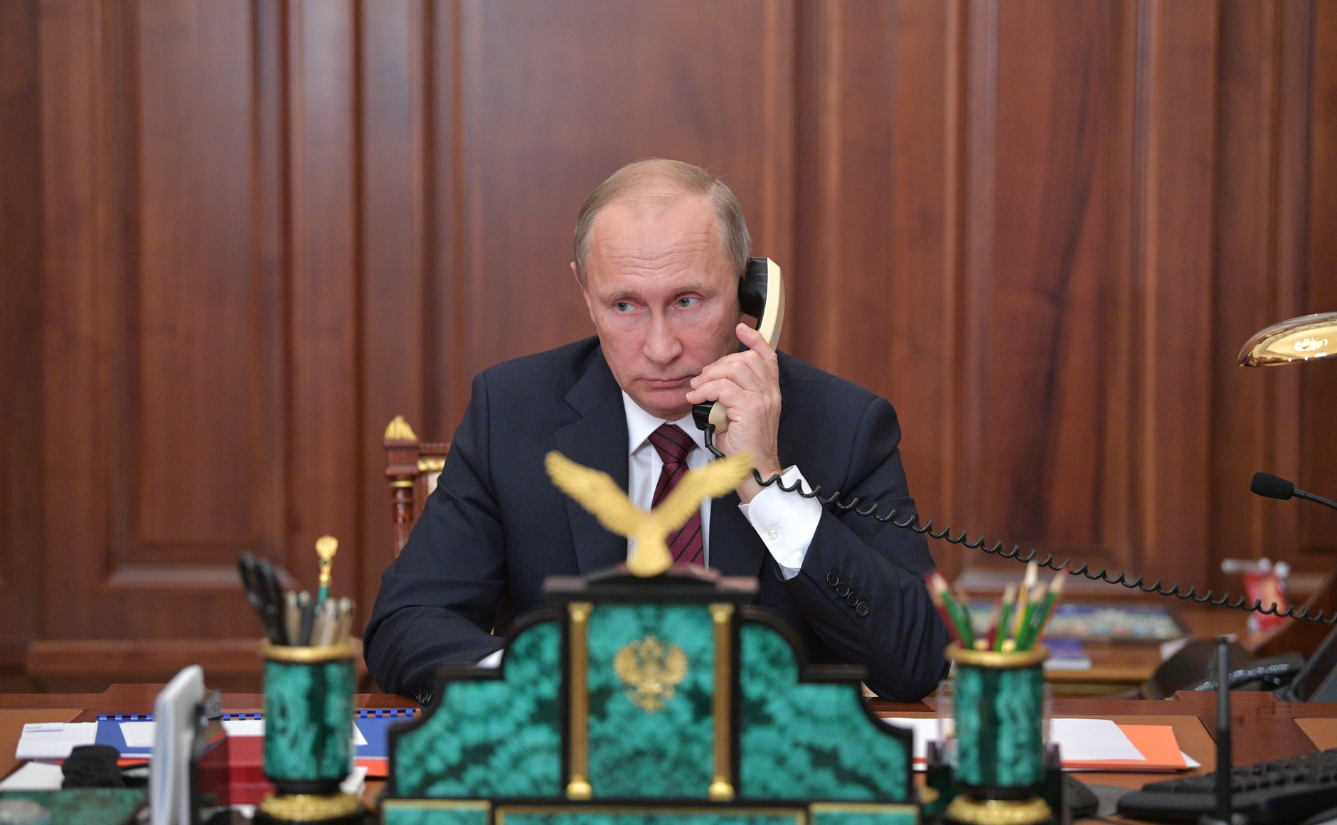 Владимир Путин провел телефонный разговор с Башаром Асадом