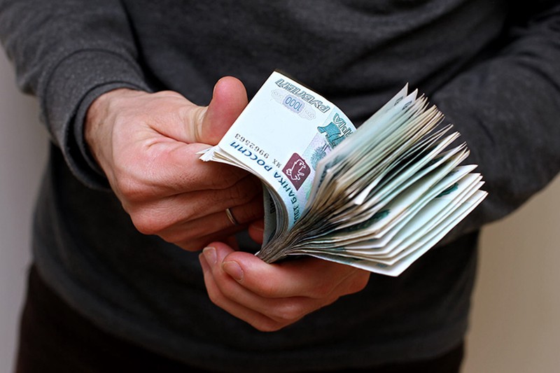 Москвича подозревают в краже крупной суммы денег с корпоративной банковской карты