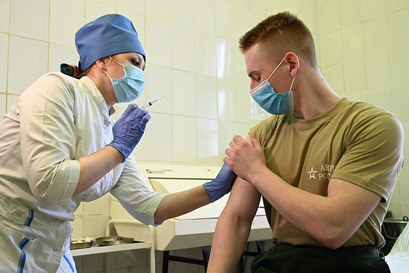 Пункты вакцинации будут усиленно работать по выходным в Петербурге
