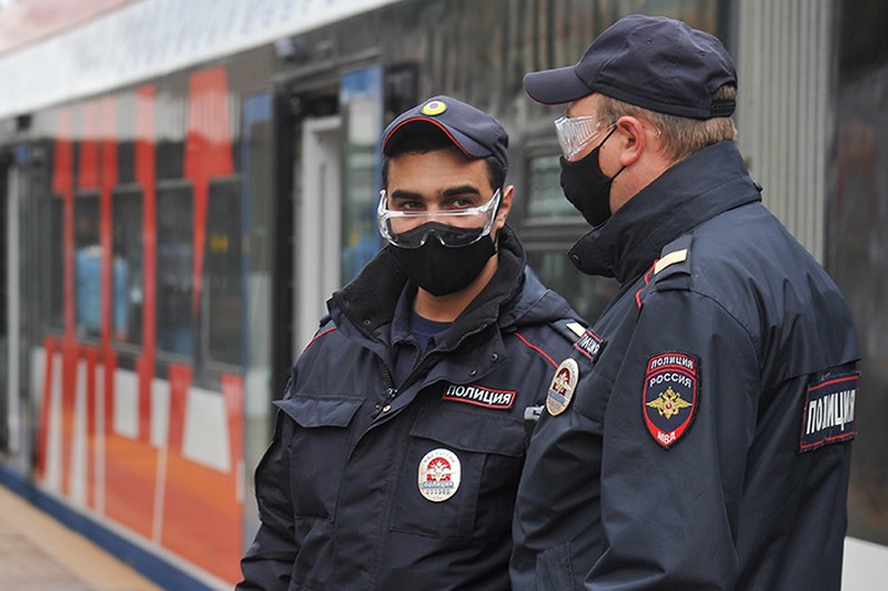 Мужчина украл деньги из торгового павильона в переходе на станции метро «Свиблово»