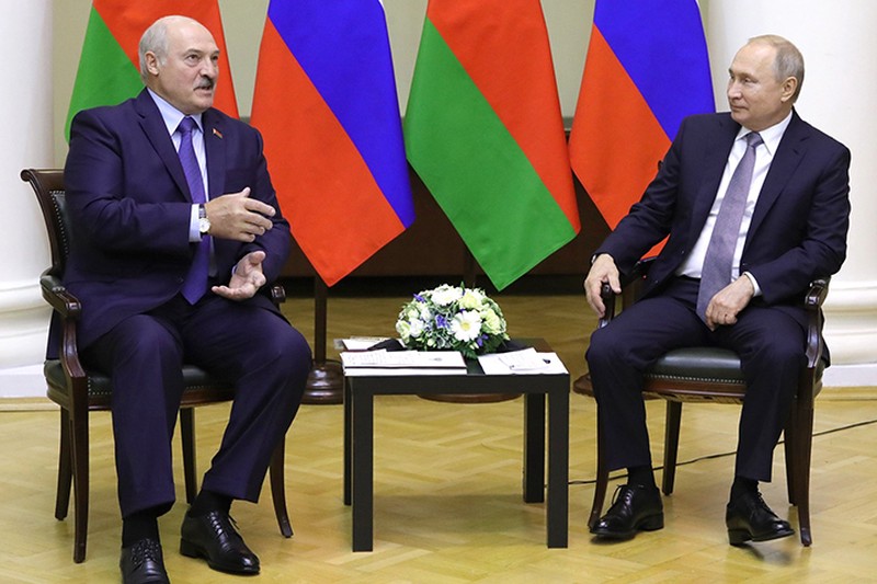 Путин и Лукашенко обменялись поздравлениями в День Победы