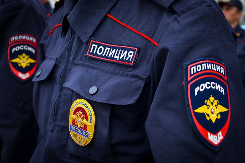 Полиция задержала подозреваемого в незаконном хранении оружия в Москве