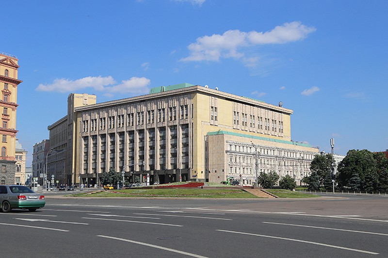 Четверть миллиона москвичей поучаствовали в голосовании за памятник на Лубянке за сутки