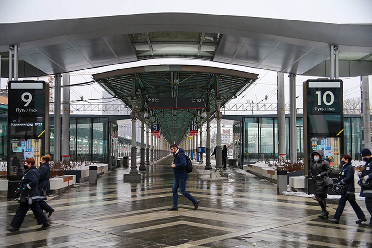 Мужчина украл телефон уснувшего пассажира на Киевском вокзале в Москве