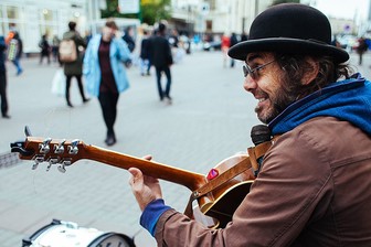 Проект «Уличный артист» возобновил работу в Москве