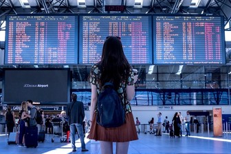 Почти 40 рейсов задержали и отменили в московских аэропортах