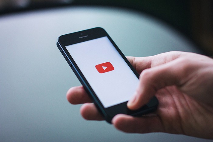 На платформе YouTube ограничили доступ к фильму «Крым. Путь на Родину»