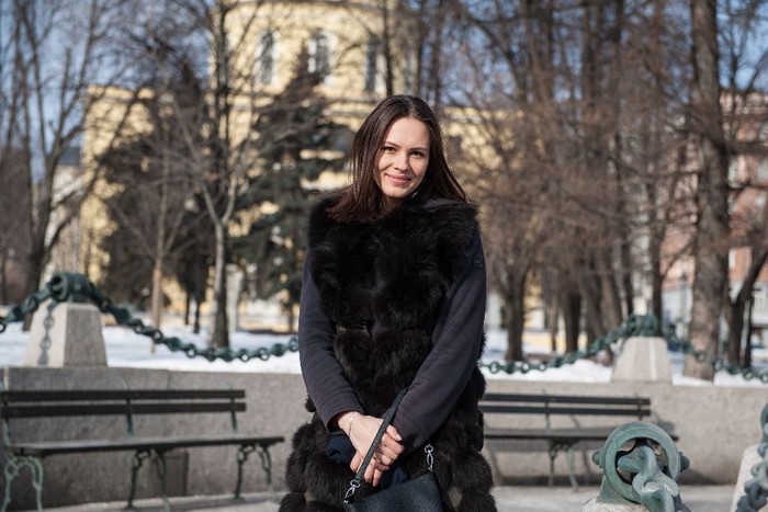 Шла куда глаза глядят