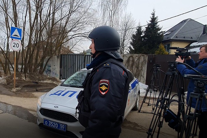 Силовики готовятся к спецоперации возле дома стрелка из Мытищ