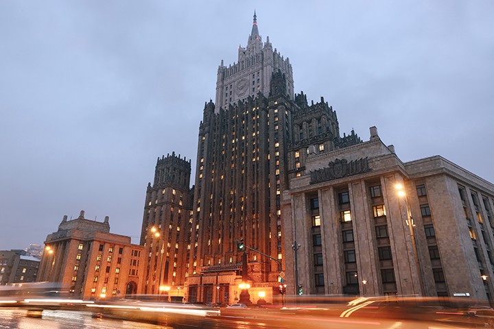 «Пусть попробуют»: МИД России — об угрозе отключить страну от SWIFT