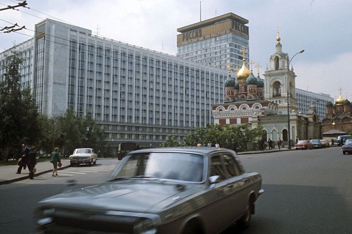 Был в Москве филиал рая... Не догадаетесь где