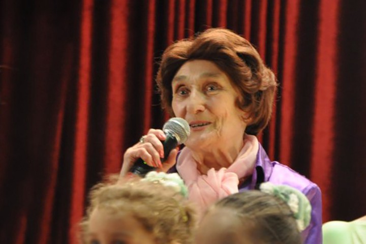 «Считай, я без головы уже»: 85-летняя балерина рассказала, как ее ограбили цыгане в Москве