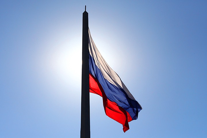Хулиганы облили стены посольства России в Праге кетчупом