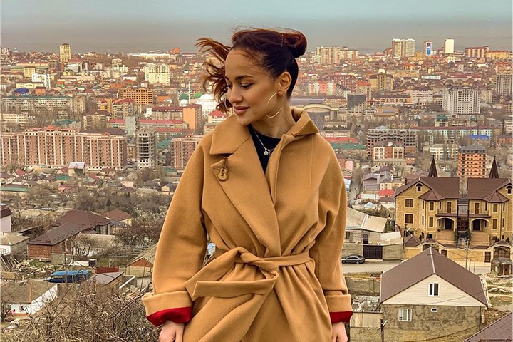 «Эй, Бобби, привет! Как дела, старина?»: актриса дубляжа Аниса Муртаева — о том, как зазвучать по-голливудски