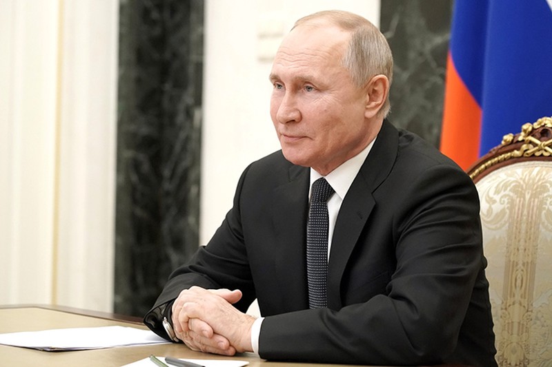 Путин поручил принять закон об изменении плавающих кредитных ставок